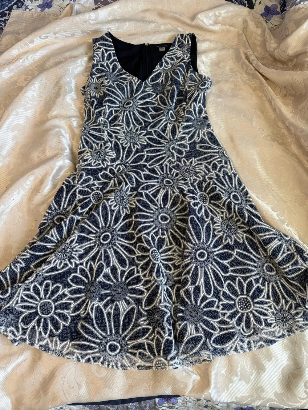 Tommy Hilfiger Floral Fit & Flare Dress Size 4 Navy White Sleeveless V-Neck - Picture 5 of 9